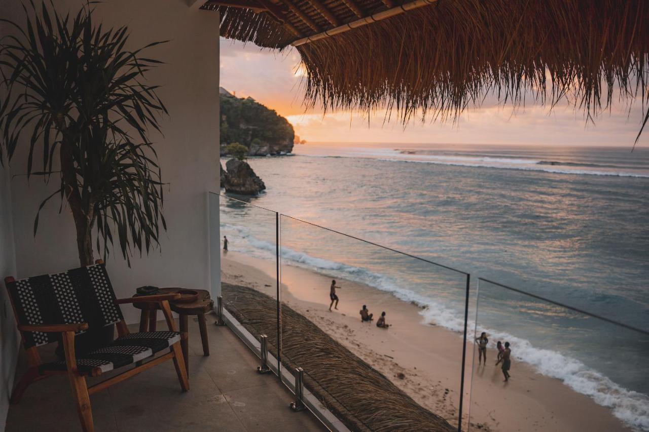 Legends Beachfront Resort Uluwatu Exterior foto