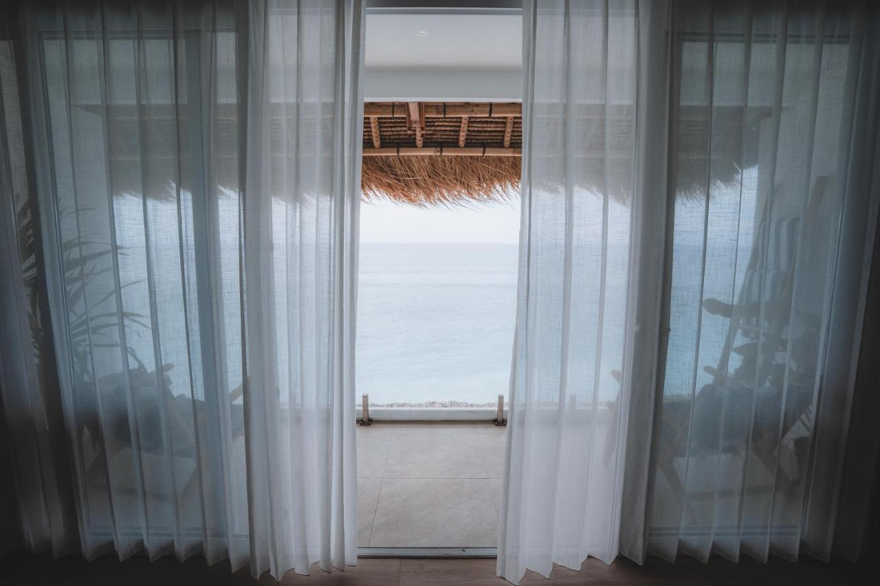 Legends Beachfront Resort Uluwatu Exterior foto